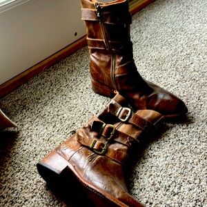 Bed| STU boots in brown